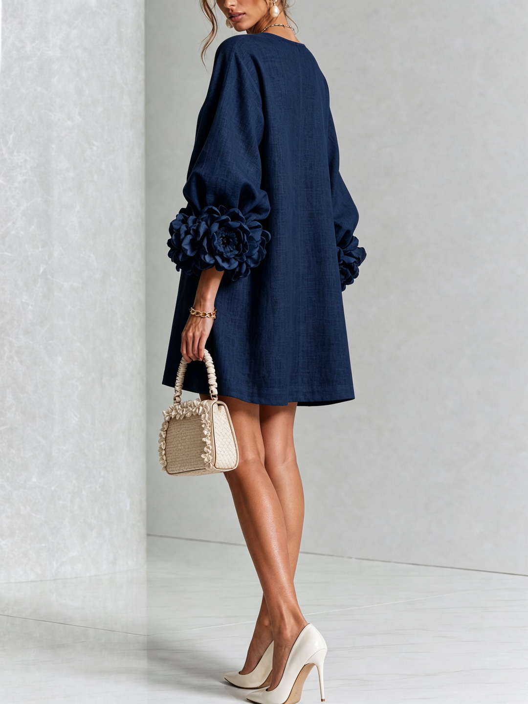 Marina | Robe mini à poignets roses – Bleu marine