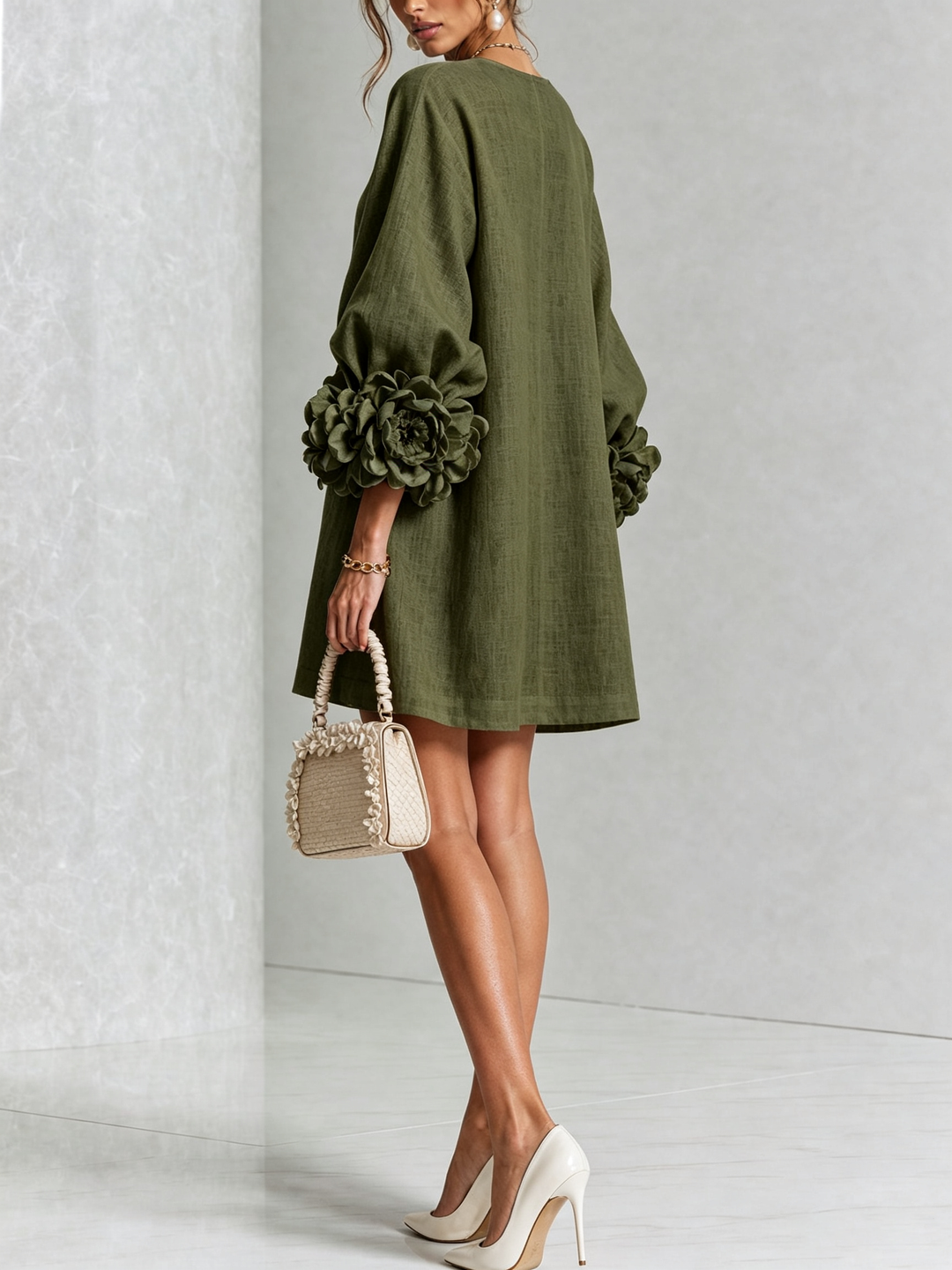 Gaia | Robe mini à poignets roses – Vert olive