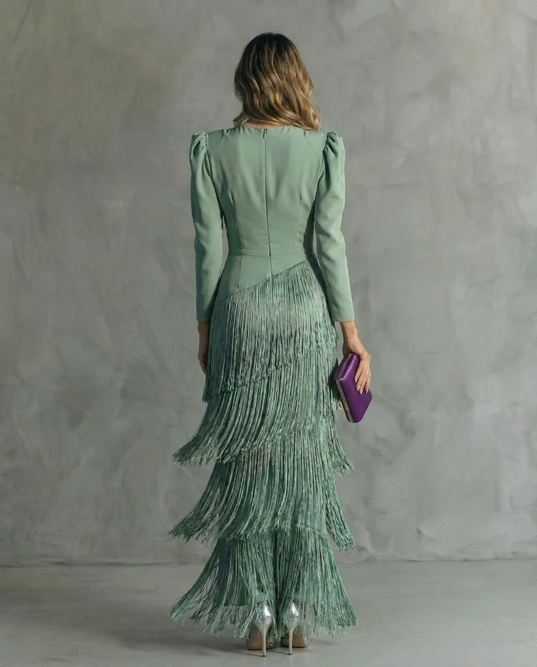 Chiara | Robe élégante à manches frangées